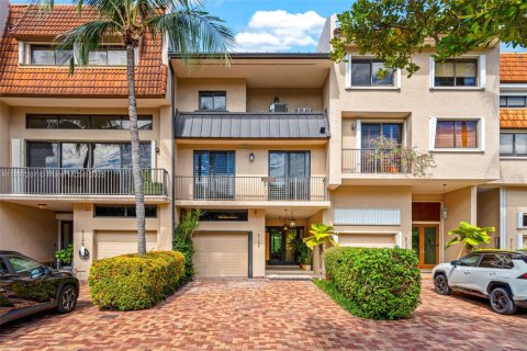 Adosado en alquiler en Palmetto Bay, Florida, 2 dormitorios, 246.28 m2 № 2079386 - foto 1