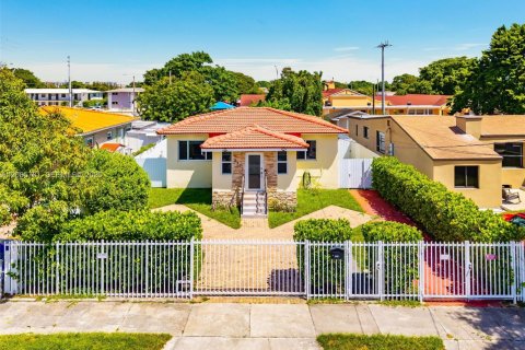 Villa ou maison à Miami, Floride 3 chambres, 107.86 m2 № 2355518