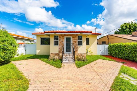 Villa ou maison à vendre à Miami, Floride: 3 chambres, 107.86 m2 № 2355518 - photo 3