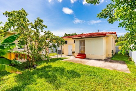 Villa ou maison à vendre à Miami, Floride: 3 chambres, 107.86 m2 № 2355518 - photo 30
