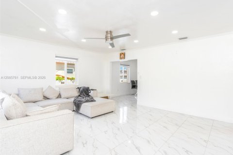 Villa ou maison à vendre à Miami, Floride: 3 chambres, 107.86 m2 № 2355518 - photo 8