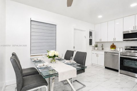 Villa ou maison à vendre à Miami, Floride: 3 chambres, 107.86 m2 № 2355518 - photo 15