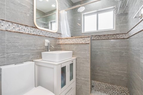 Villa ou maison à vendre à Miami, Floride: 3 chambres, 107.86 m2 № 2355518 - photo 24