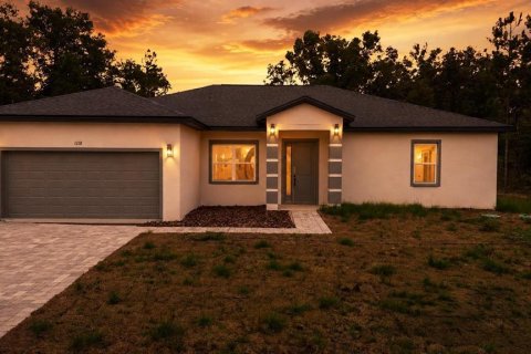 House in Dunnellon, Florida 4 bedrooms, 173.73 sq.m. № 2110589