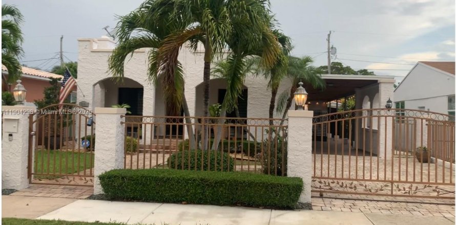 Дом в Майами, Флорида 3 спальни, 147.81м2 № 1954889