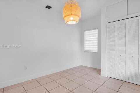 Снять в аренду виллу или дом в Майами, Флорида 3 спальни, 147.81м2, № 1954889 - фото 27