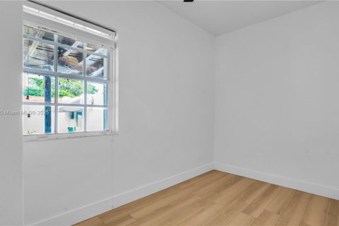 Снять в аренду виллу или дом в Майами, Флорида 3 спальни, 147.81м2, № 1954889 - фото 24