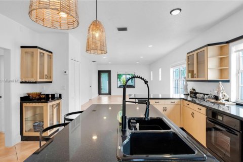 Снять в аренду виллу или дом в Майами, Флорида 3 спальни, 147.81м2, № 1954889 - фото 17