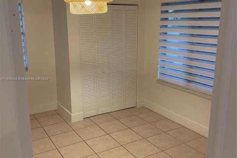 Снять в аренду виллу или дом в Майами, Флорида 3 спальни, 147.81м2, № 1954889 - фото 11