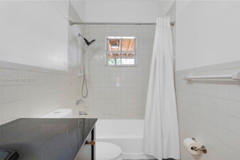 Снять в аренду виллу или дом в Майами, Флорида 3 спальни, 147.81м2, № 1954889 - фото 19