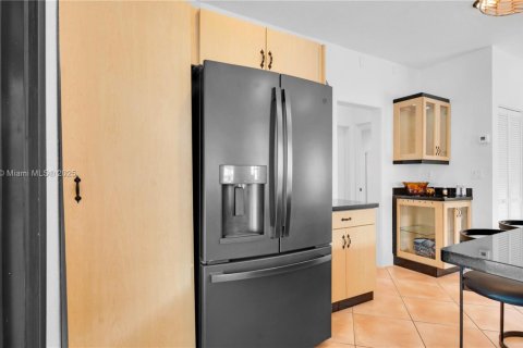 Снять в аренду виллу или дом в Майами, Флорида 3 спальни, 147.81м2, № 1954889 - фото 16