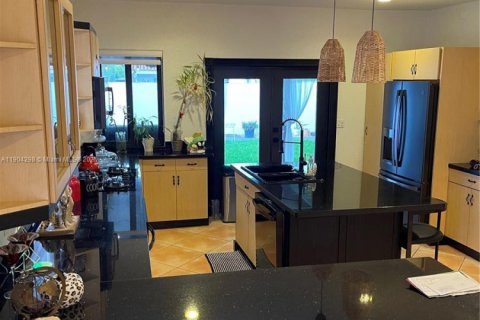 Снять в аренду виллу или дом в Майами, Флорида 3 спальни, 147.81м2, № 1954889 - фото 6