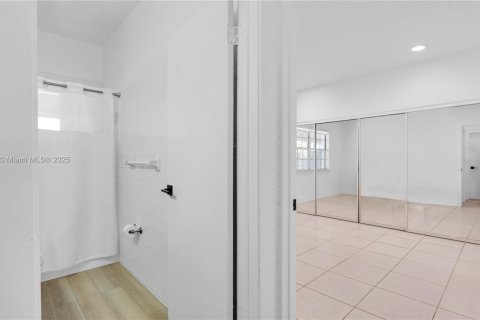 Снять в аренду виллу или дом в Майами, Флорида 3 спальни, 147.81м2, № 1954889 - фото 20