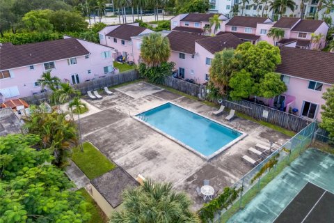 Condominio en venta en Doral, Florida, 1 dormitorio, 71.53 m2 № 1933578 - foto 22