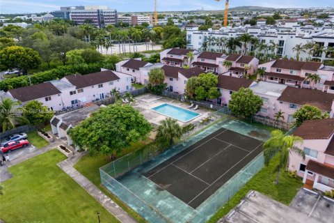 Condominio en venta en Doral, Florida, 1 dormitorio, 71.53 m2 № 1933578 - foto 23
