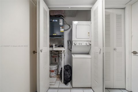 Купить кондоминиум в Дорал, Флорида 1 спальня, 71.53м2, № 1933578 - фото 16