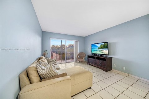 Купить кондоминиум в Дорал, Флорида 1 спальня, 71.53м2, № 1933578 - фото 10