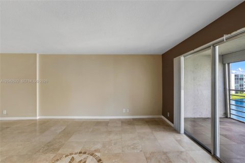 Снять в аренду кондоминиум в Дания-Бич, Флорида 2 спальни, 110.55м2, № 2145835 - фото 9