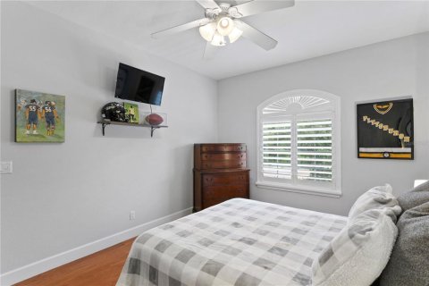 Townhouse in Gulfport, Florida 3 bedrooms, 216.65 sq.m. № 1556584 - photo 29