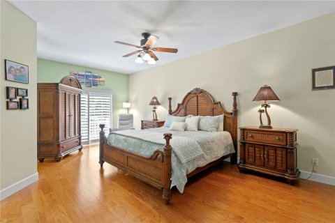 Townhouse in Gulfport, Florida 3 bedrooms, 216.65 sq.m. № 1556584 - photo 23