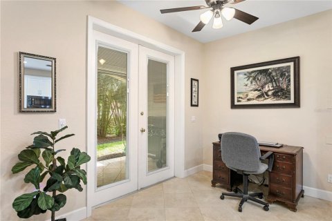 Townhouse in Gulfport, Florida 3 bedrooms, 216.65 sq.m. № 1556584 - photo 11
