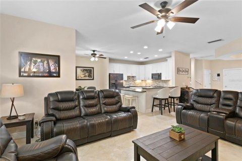 Townhouse in Gulfport, Florida 3 bedrooms, 216.65 sq.m. № 1556584 - photo 17