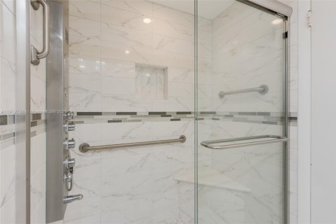 Condo in Fort Lauderdale, Florida, 3 bedrooms № 1971144 - photo 25