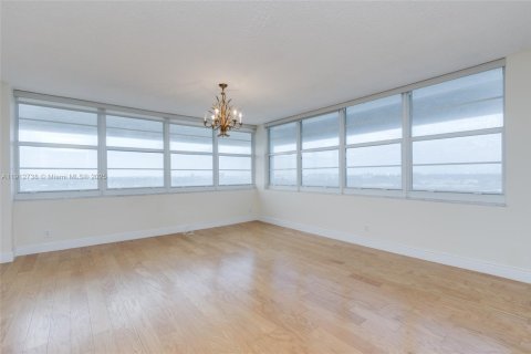 Condo in Fort Lauderdale, Florida, 3 bedrooms № 1971144 - photo 23