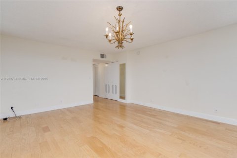 Condo in Fort Lauderdale, Florida, 3 bedrooms № 1971144 - photo 30