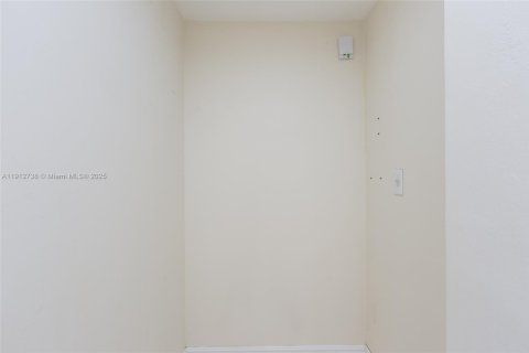 Condo in Fort Lauderdale, Florida, 3 bedrooms № 1971144 - photo 22