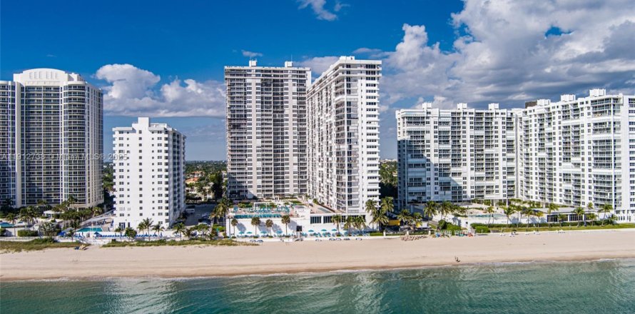 Condo in Fort Lauderdale, Florida, 3 bedrooms № 1971144