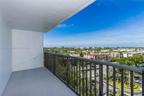 Condo in Fort Lauderdale, Florida, 3 bedrooms № 1971144 - photo 9