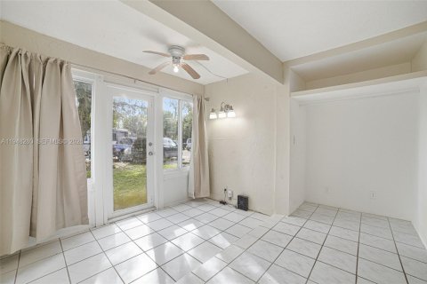 Condominio en venta en Davie, Florida, 2 dormitorios, 83.61 m2 № 2004329 - foto 12