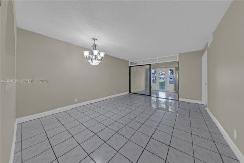 Condominio en venta en Davie, Florida, 2 dormitorios, 83.61 m2 № 2004329 - foto 2