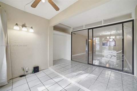 Condominio en venta en Davie, Florida, 2 dormitorios, 83.61 m2 № 2004329 - foto 13