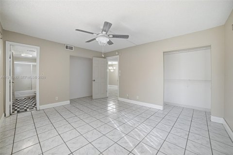Condominio en venta en Davie, Florida, 2 dormitorios, 83.61 m2 № 2004329 - foto 19