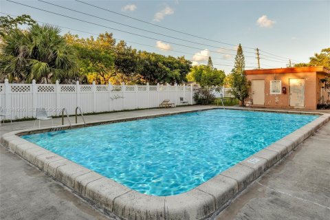 Condominio en venta en Davie, Florida, 2 dormitorios, 83.61 m2 № 2004329 - foto 28