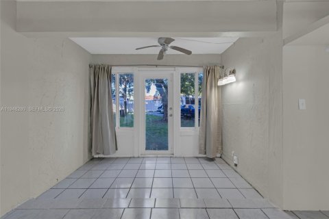Condominio en venta en Davie, Florida, 2 dormitorios, 83.61 m2 № 2004329 - foto 3