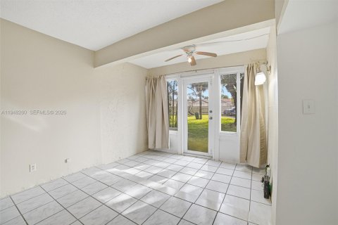 Condominio en venta en Davie, Florida, 2 dormitorios, 83.61 m2 № 2004329 - foto 11