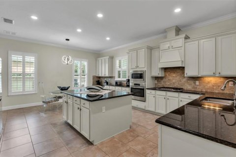 House in Lakeland, Florida 5 bedrooms, 404.68 sq.m. № 1898577 - photo 15