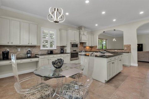 House in Lakeland, Florida 5 bedrooms, 404.68 sq.m. № 1898577 - photo 21