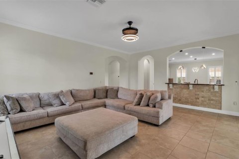 House in Lakeland, Florida 5 bedrooms, 404.68 sq.m. № 1898577 - photo 13
