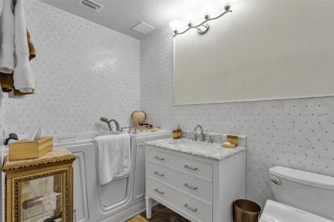 House in Lakeland, Florida 5 bedrooms, 404.68 sq.m. № 1898577 - photo 30