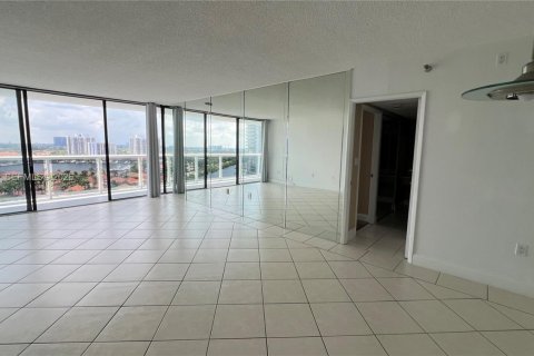 Condo in Aventura, Florida, 2 bedrooms  № 2182125 - photo 15