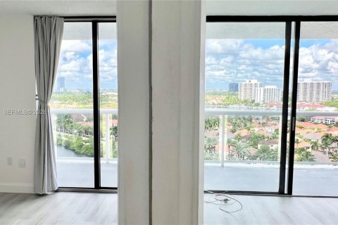 Condo in Aventura, Florida, 2 bedrooms  № 2182125 - photo 22