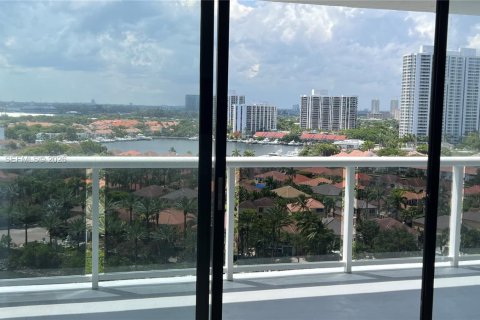 Condo in Aventura, Florida, 2 bedrooms  № 2182125 - photo 14