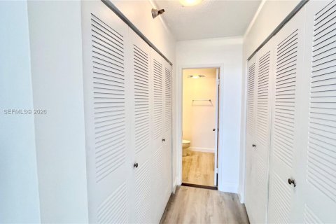 Condo in Aventura, Florida, 2 bedrooms  № 2182125 - photo 18