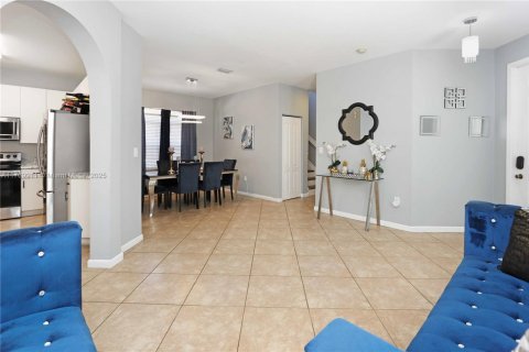 House in Homestead, Florida 3 bedrooms, 191.19 sq.m. № 1863184 - photo 8