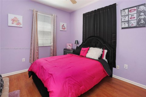 House in Homestead, Florida 3 bedrooms, 191.19 sq.m. № 1863184 - photo 30