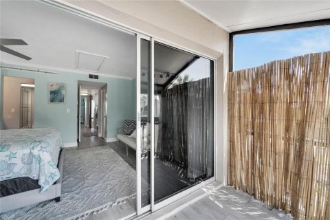 Купить кондоминиум в Аполло-Бич, Флорида 4 комнаты, 120.4м2, № 1219880 - фото 28